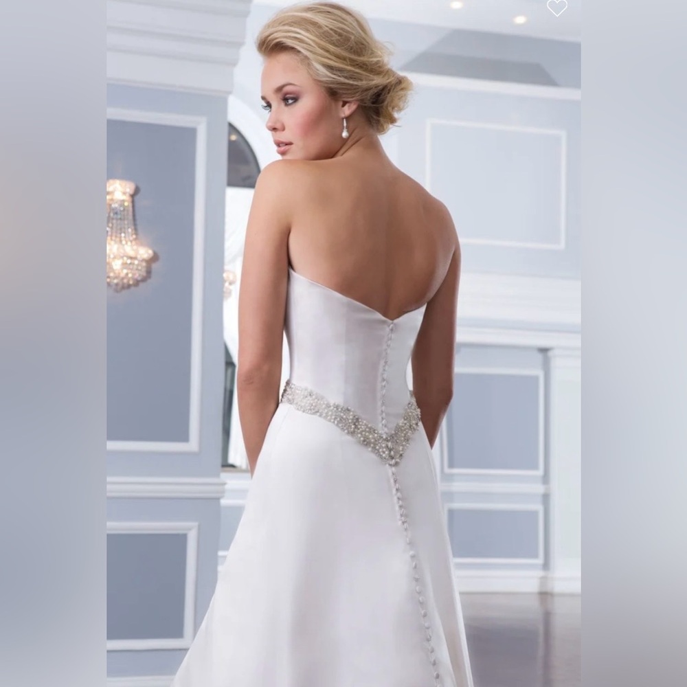 NWT Lillian West Satin Wedding Dress Size 12 - Picture 3 of 10